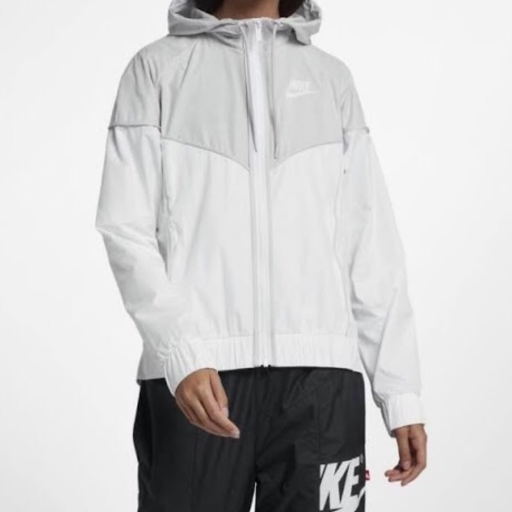 nike wind breaker